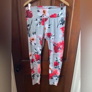 Fabletics women's extra large gray floral leggings